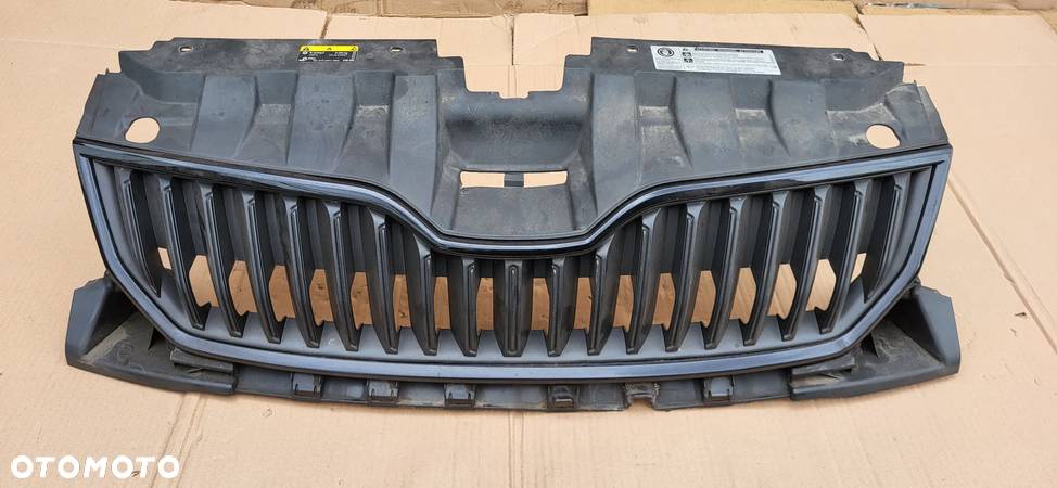 GRILL ATRAPA SKODA FABIA III 6V0 - 1