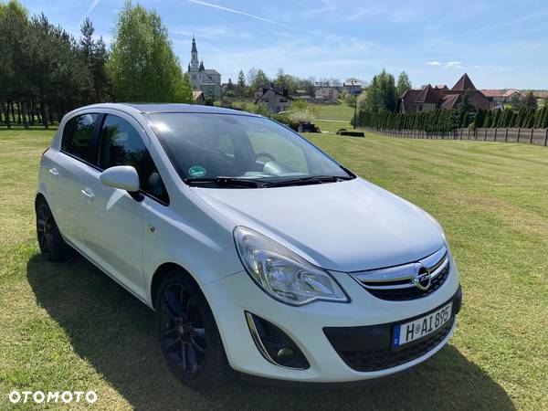 Opel Corsa 1.4 16V Color Edition - 1