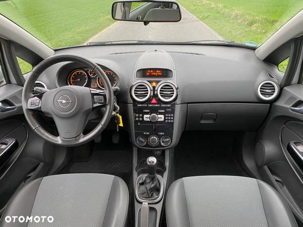 Opel Corsa 1.2 16V Essentia - 20