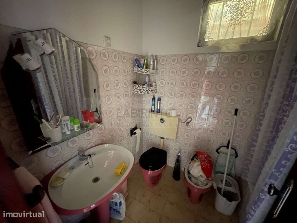 Vende-se Moradia V2+1 no Vimeiro - Lourinhã.-11
