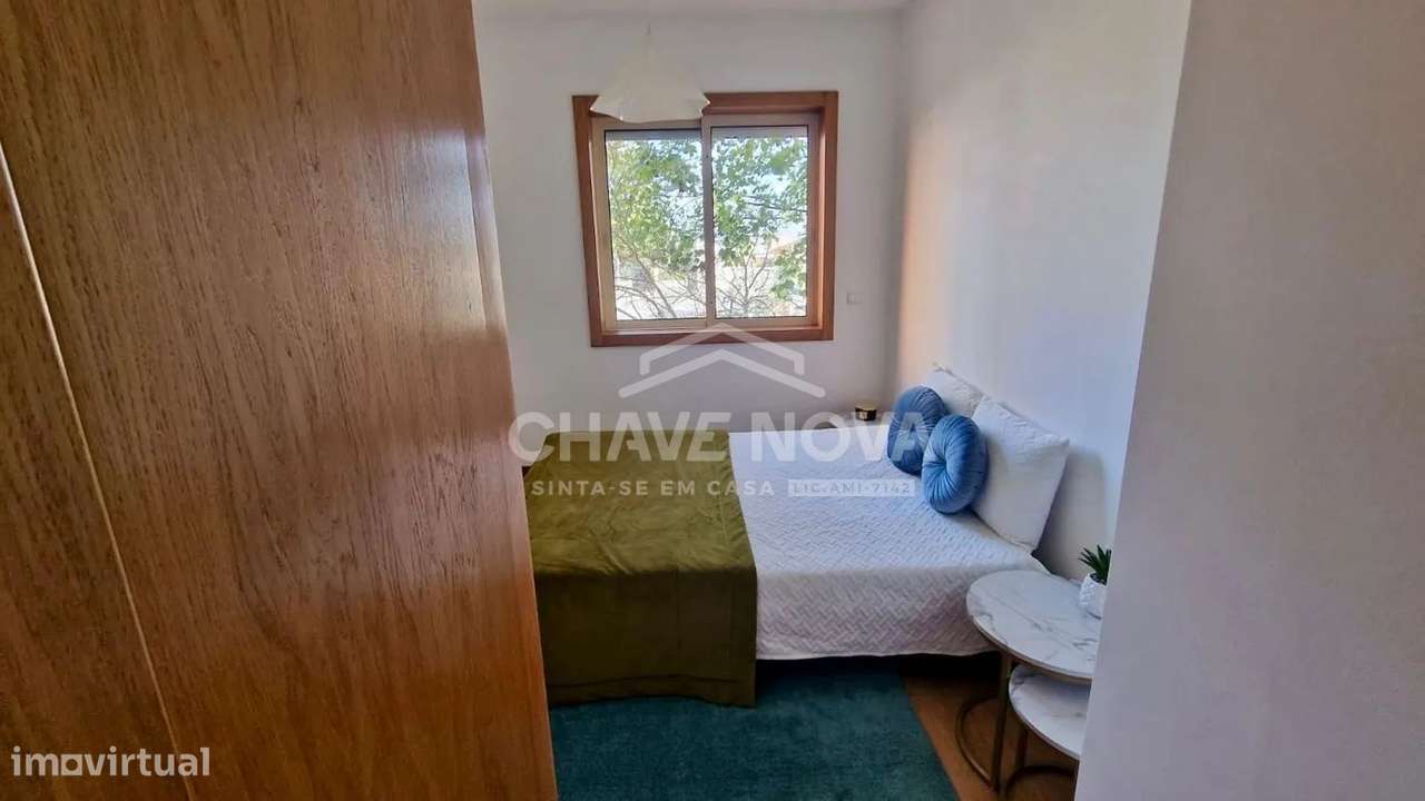 Apartamento T2 com Varanda e Lugar de Garagem no Candal - Grande imagem: 4/12