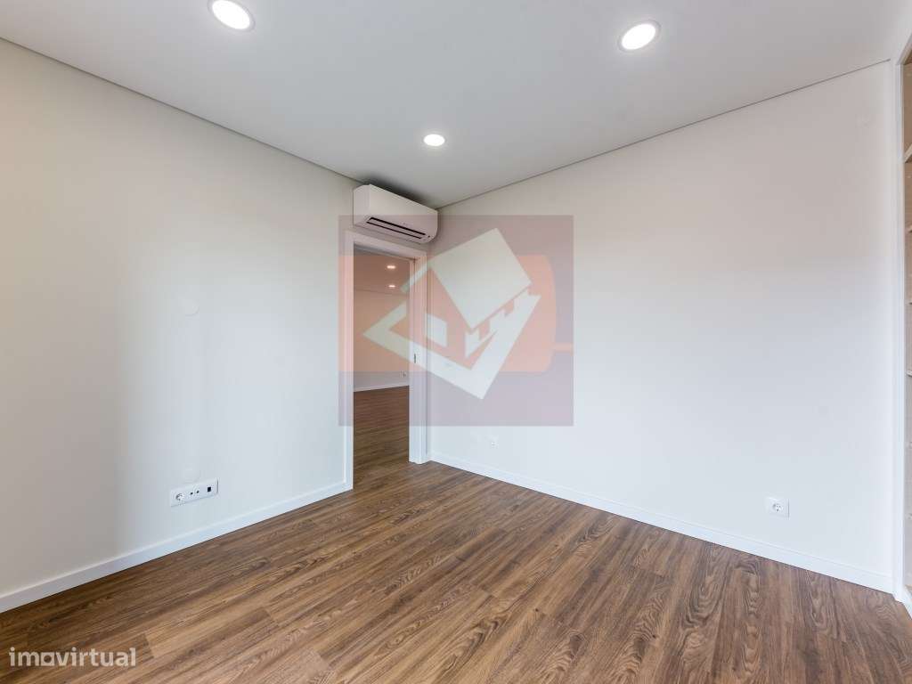 Moradia V5 nova no Bairro do Trigache em Famões-6