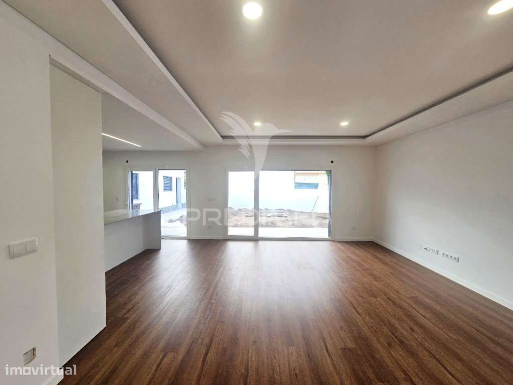 Moradia Isolada Térrea T4, Qta. Laranjeiras - Fernão Fero - Grande imagem: 4/37