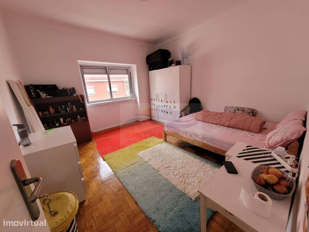 T2 Na Amadora, perto da estação de comboio com duas varandas. - Grande imagem: 4/17