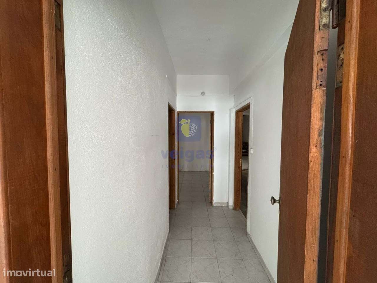 Moradia T5 de 2 Pisos com Logradouro com 10 Boxes para Cavalos - Grande imagem: 4/41