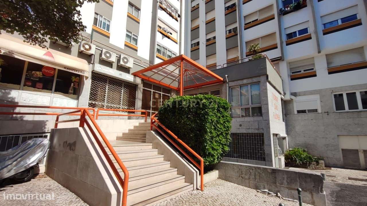Magnífica propriedade T2 em Linda-A-Velha, Lisboa - Grande imagem: 4/28