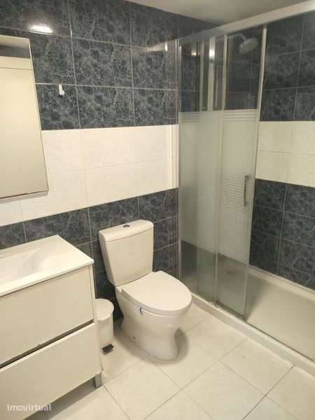 Casa moradia zona de Ramalde Porto - Grande imagem: 4/12