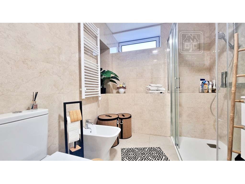 VENDA de APARTAMENTO T2 como NOVO - centro cidade Ponta Delgada (Sã...-29