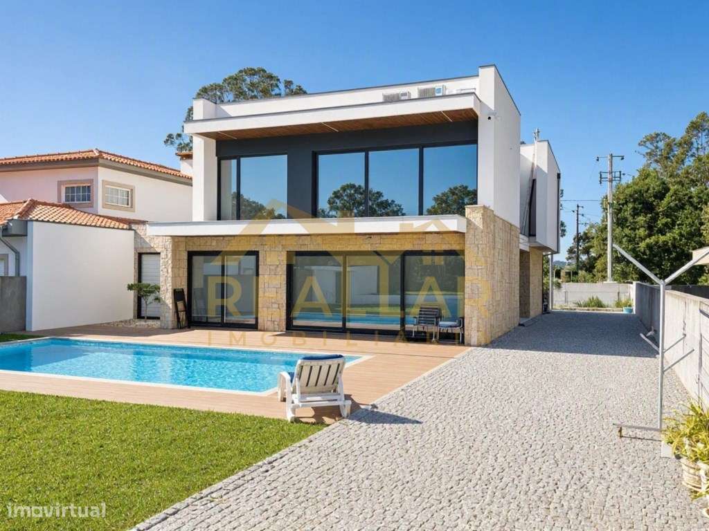 Moradia T3 Exclusiva com Piscina e Terreno de 2.230 m2| Rio Mau, Vi...-1