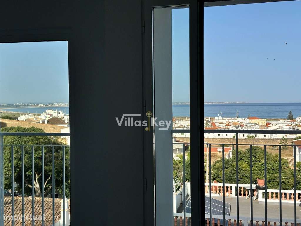 Moradia 6 quartos, no centro de Lagos com excelente vista mar, Lago...-25