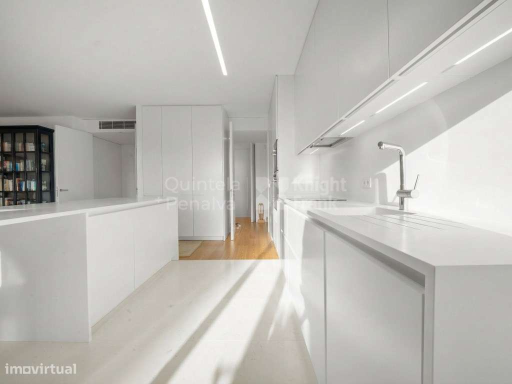 Apartamento T2 com varandas e garagem, Cascais-9