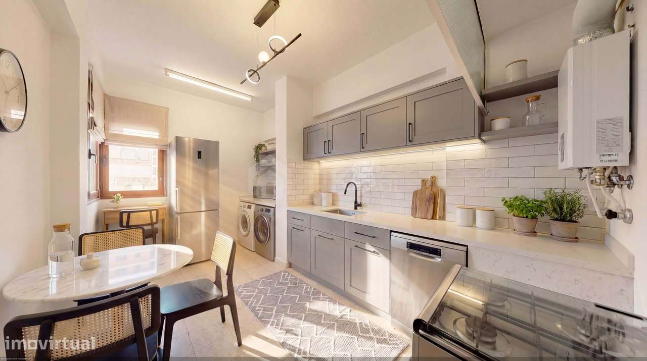 T4 COM 3 FRENTES SOLARES E ÁREAS ACIMA DA MÉDIA | METRO DE CHELAS-17