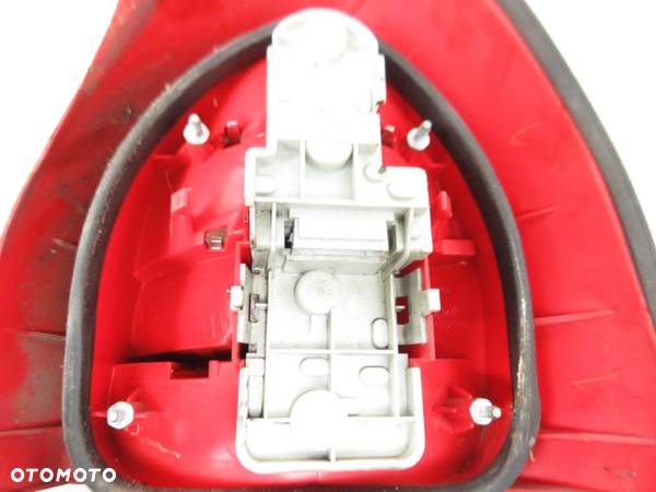 LAMPA LEWA TYLNA AUDI A3 8L - 4