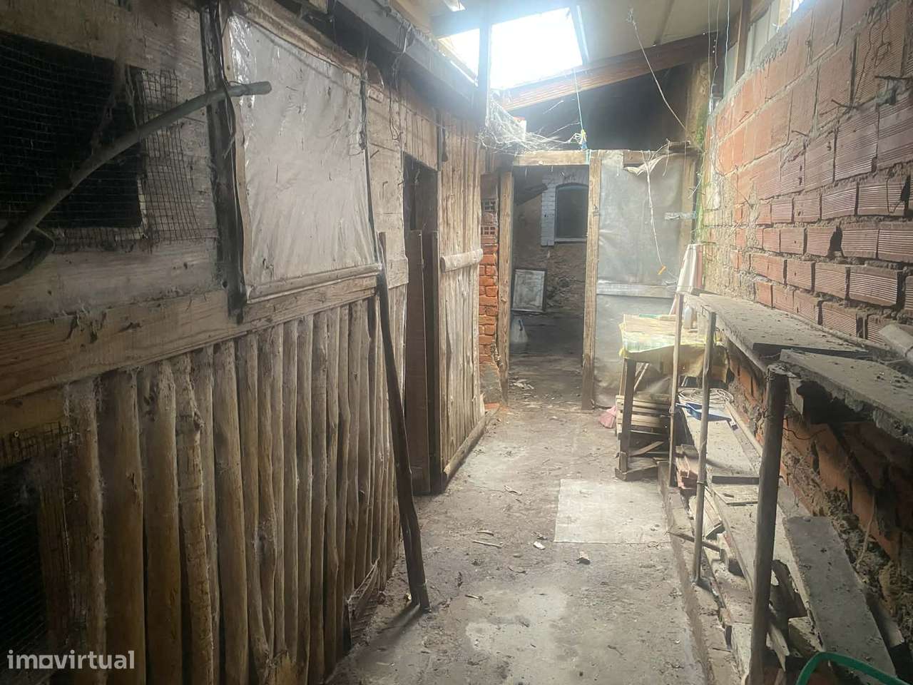 Vende-se casa para renovar na Pampilhosa a 19 km de Coimbra.-16