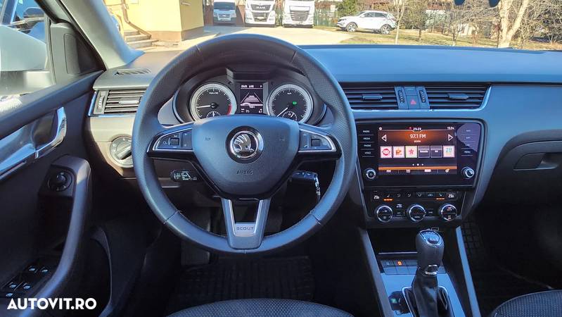 Skoda Octavia Combi Diesel 2.0 TDI 4X4 DSG Scout - 22