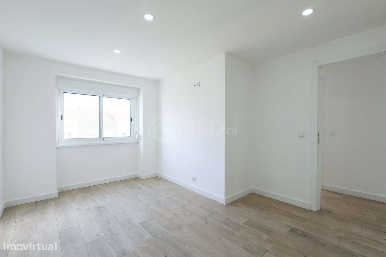 T3 Totalmente remodelado em Alverca – Pronto a habitar | Excelente loc-18