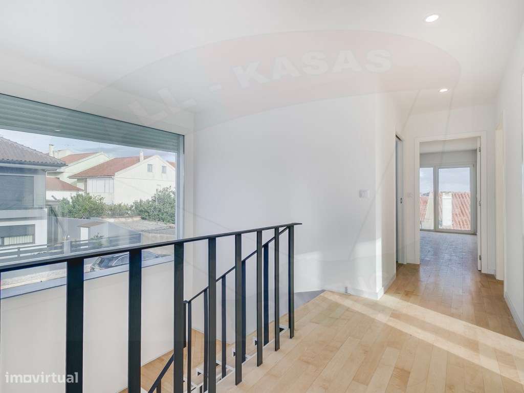 Moradia T3, a ESTREAR com Piscina em Famões, Odivelas: O seu Oásis!-20