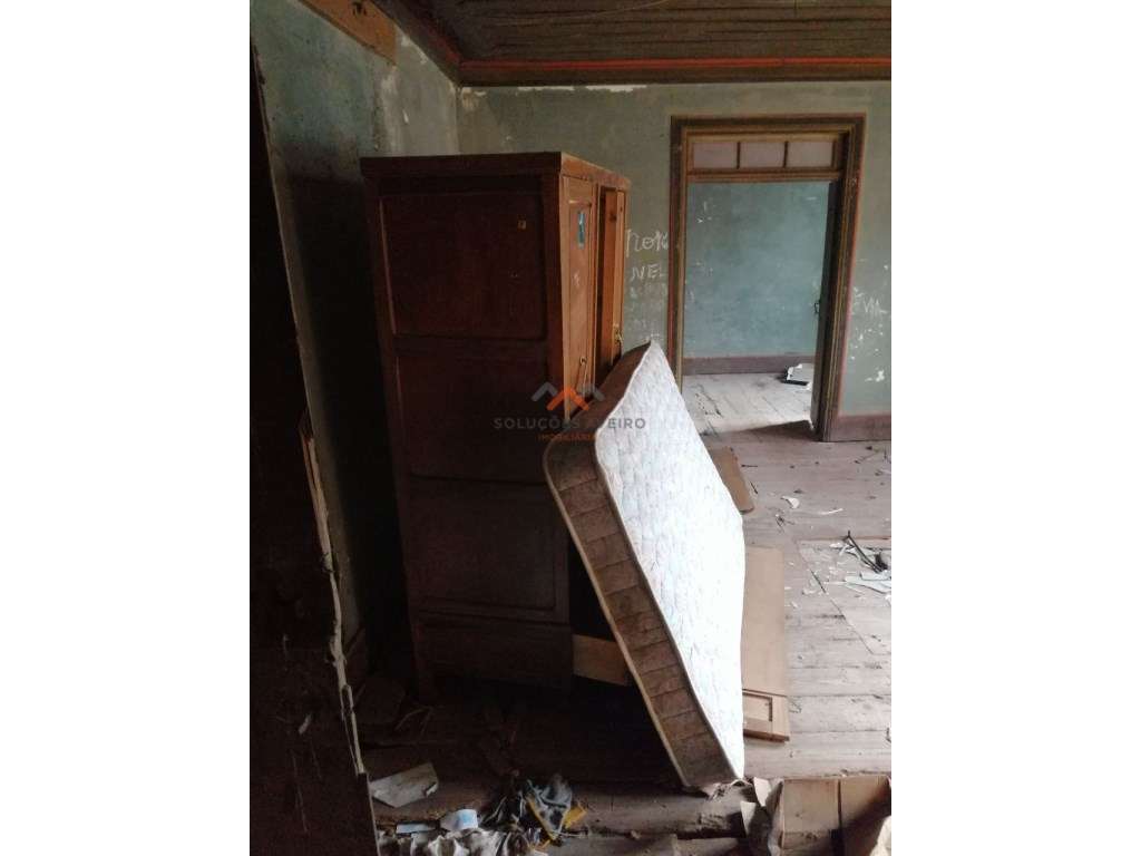 Moradia T4 com Espaço Comercial-20