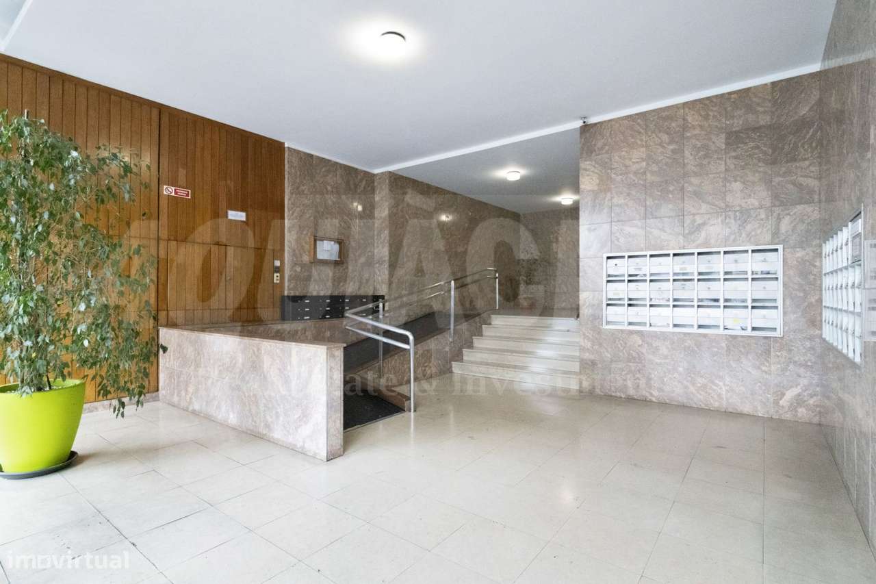 T3mobilado junto a Polo Universitário-31