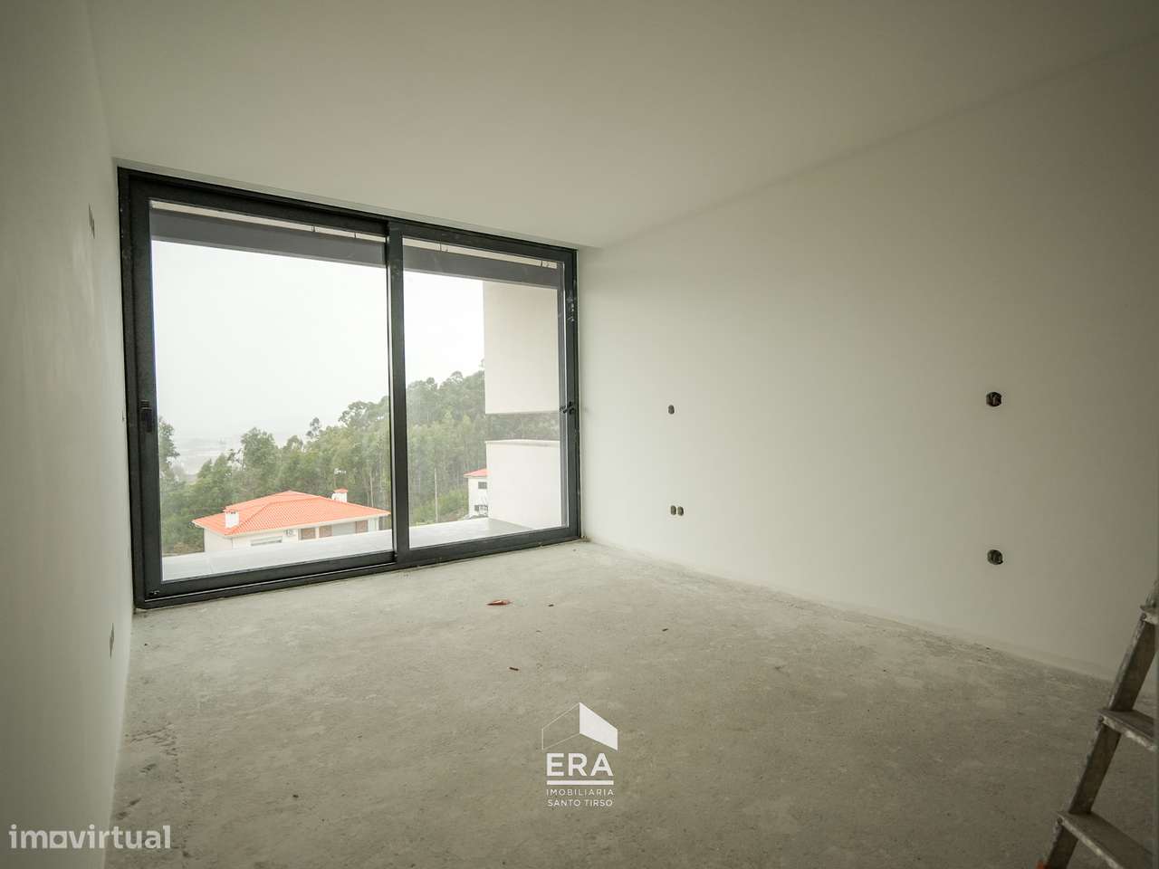 Moradia V3 com piscina em Roriz, Santo Tirso-18