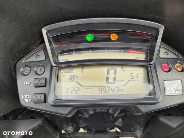 Honda VFR - 9