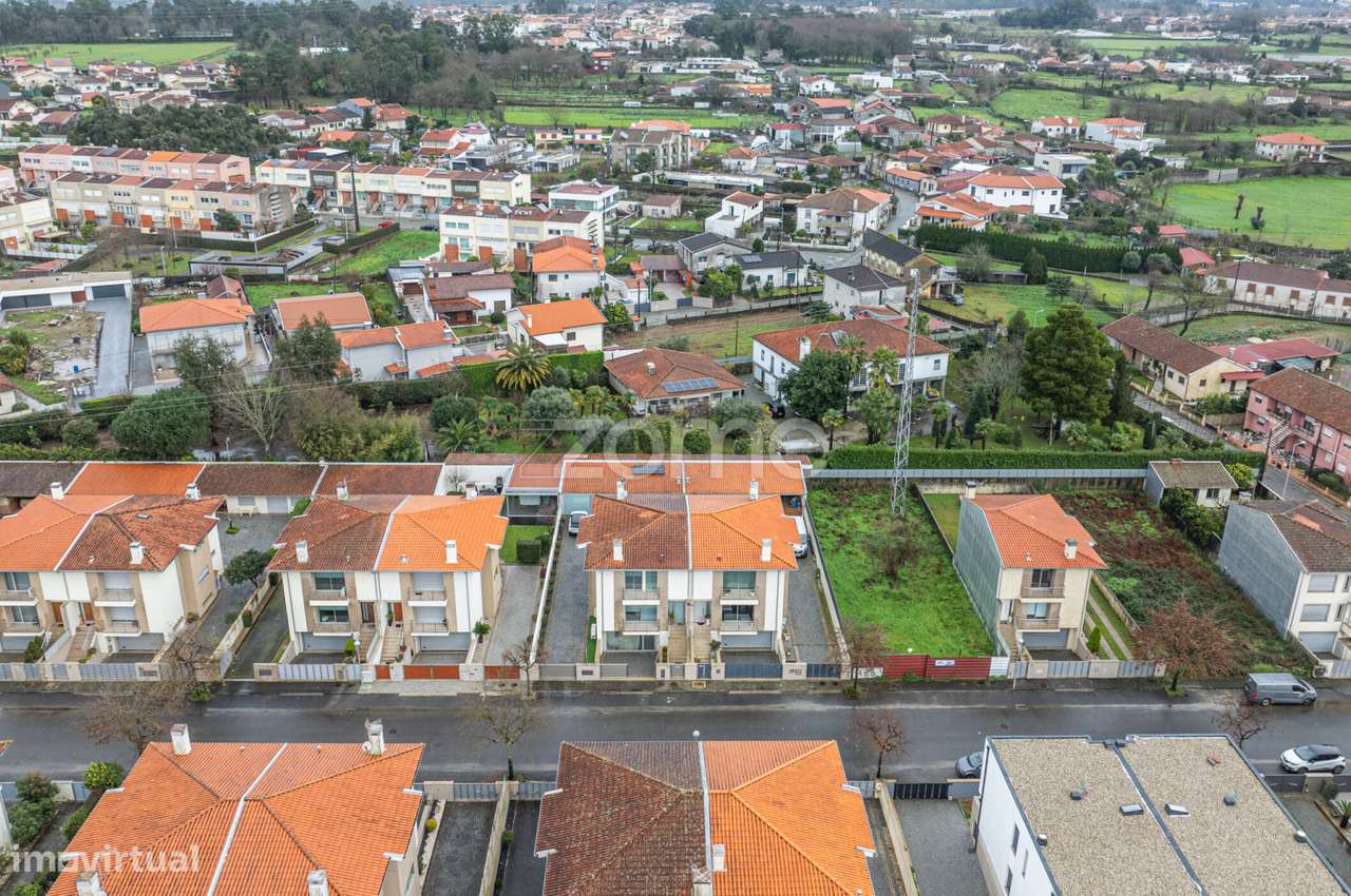 Moradia T3 Geminada em Mire de Tibães, Braga. - Grande imagem: 4/31