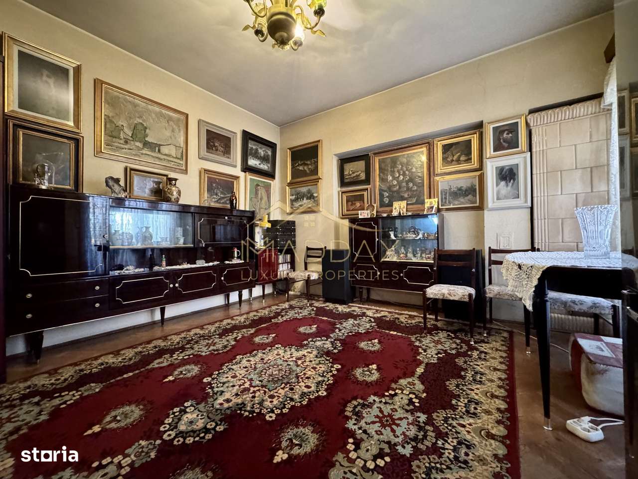 Vila cu 6 camere *310mp*  + Garaj // Primăverii-13