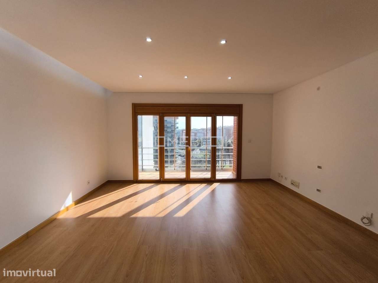 4 Assoalhadas c/ 4 parqueamentos | Colinas do Cruzeiro - Odivelas - Grande imagem: 3/36