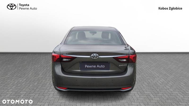 Toyota Avensis 2.0 Premium MS - 8