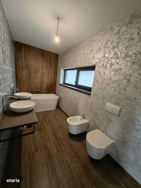 CASA  P+1E - la soseaua  principala Iasi-Barnova  4km de la Han - Imagine principală: 4/8