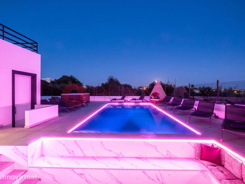 Moradia T5+2 de Luxo com Vista Mar - Alcantarilha, Pêra - Grande imagem: 4/48