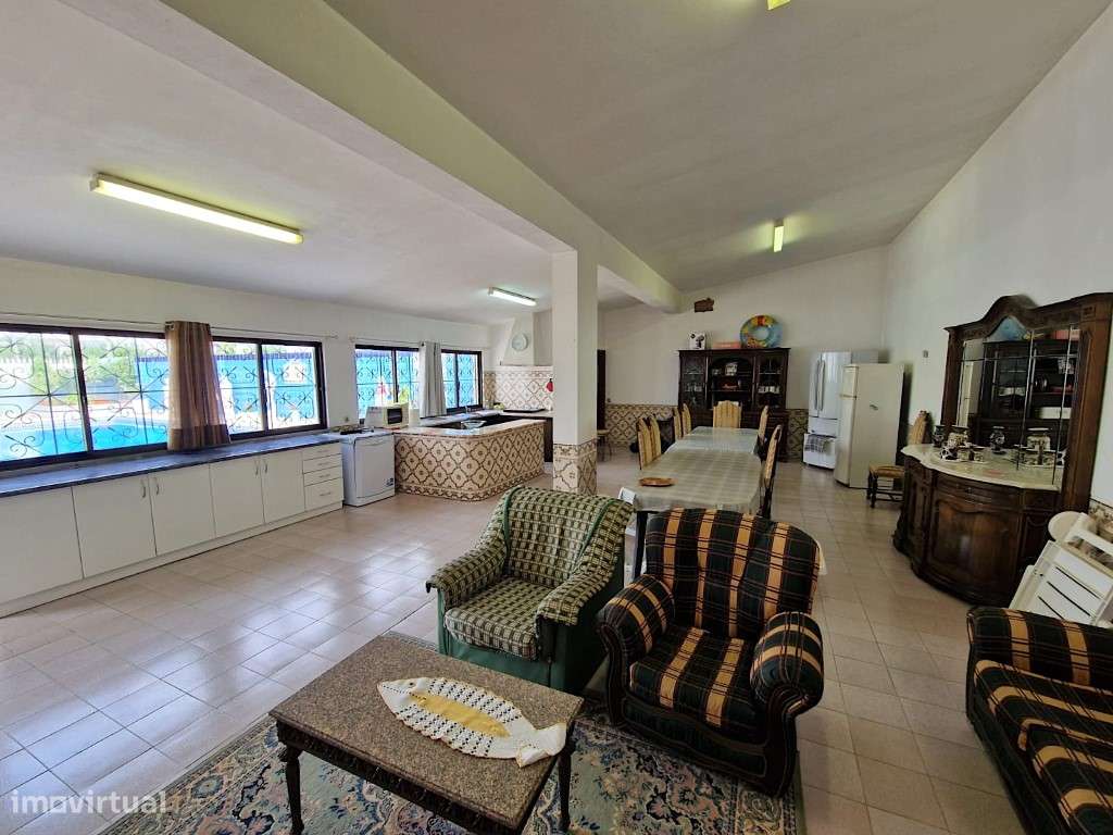 Moradia isolada como nova em Fernão Ferro-37