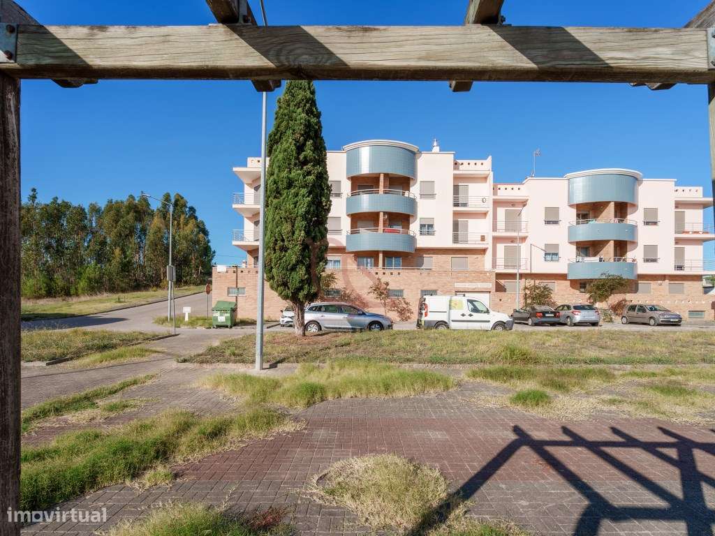 T3 com Terraço Envolvente e Garagem de 70 m² | Casais Castelo, Riachos-46
