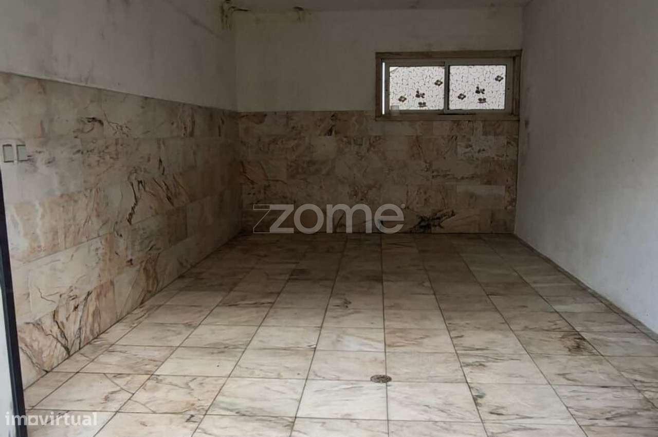 Moradia com 5 quartos, garagens e terraço no centro de Vila Viçosa - Grande imagem: 2/20