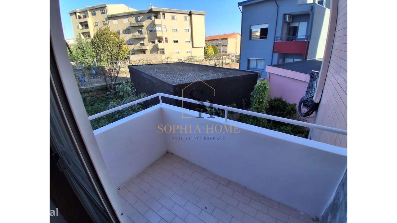 T2 Renovado em Baguim do Monte-5