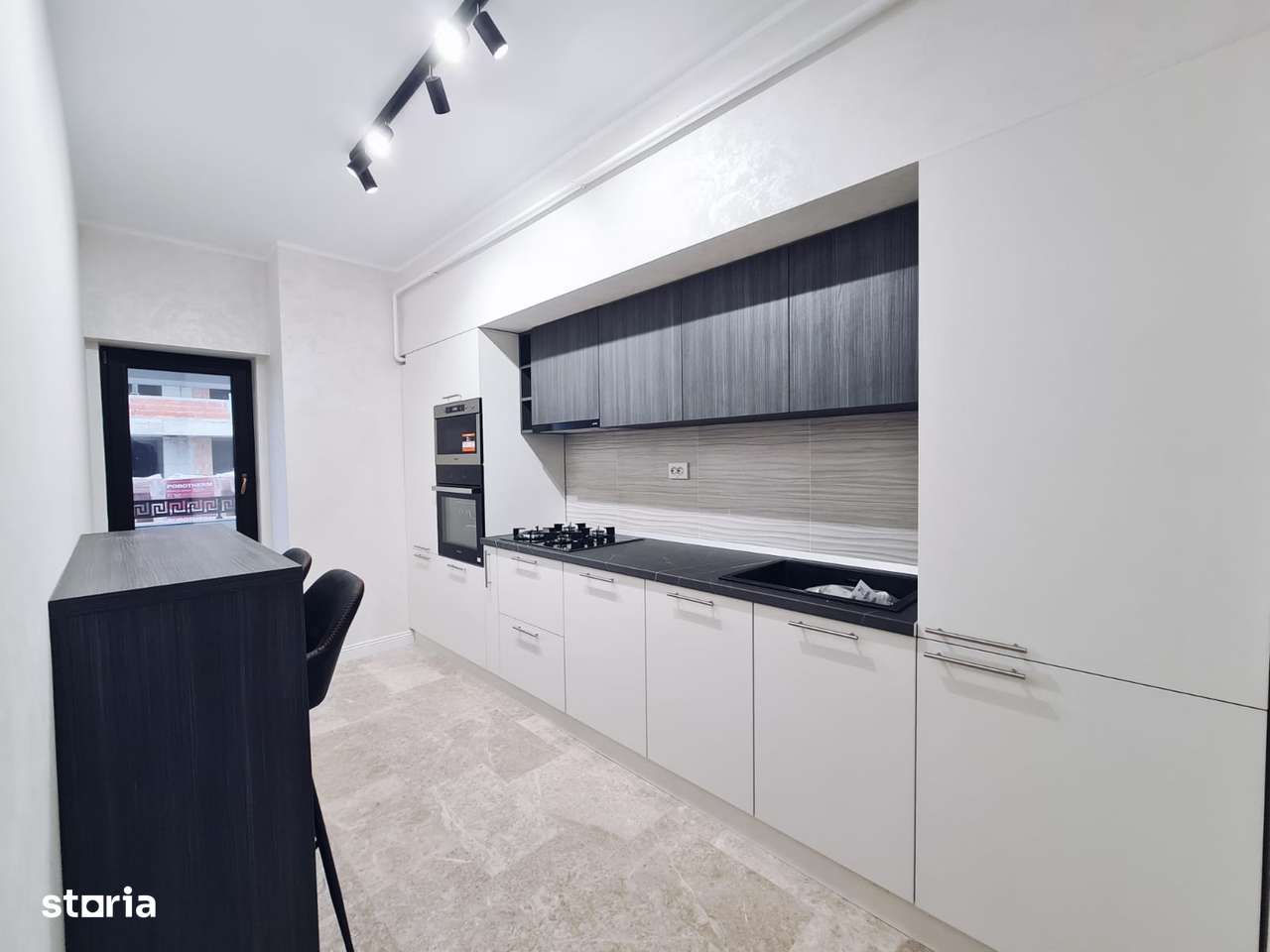 Avans 15% Apartament de vanzare cu 2 camere- Royal Town-2