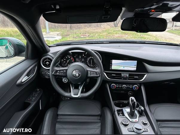 Alfa Romeo Giulia 2.0 Turbo AWD AT8 Veloce - 8