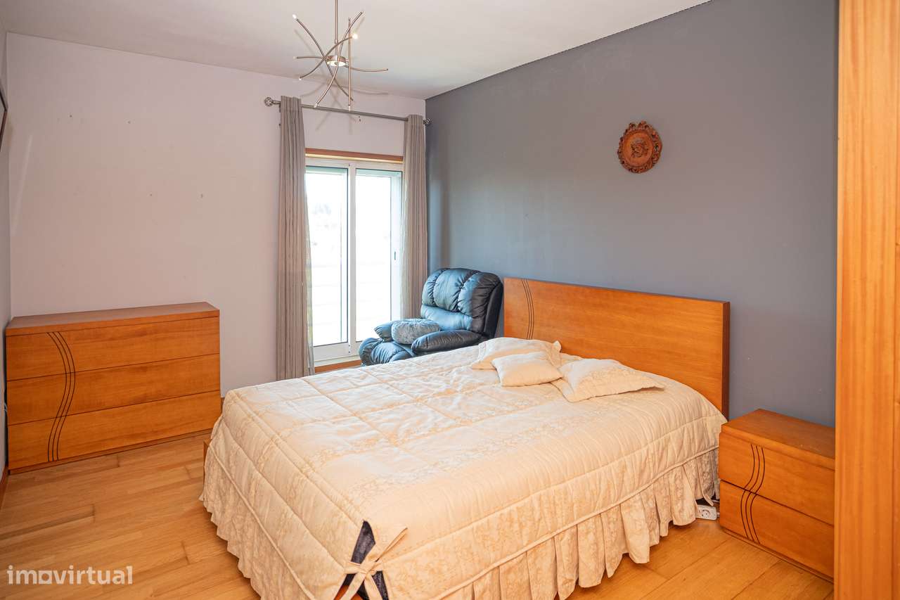 T3 com Suíte | Condomínio Fechado com Piscina | Barcelinhos-22