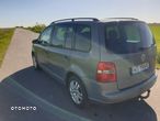 Volkswagen Touran 2.0 TDI Highline - 4