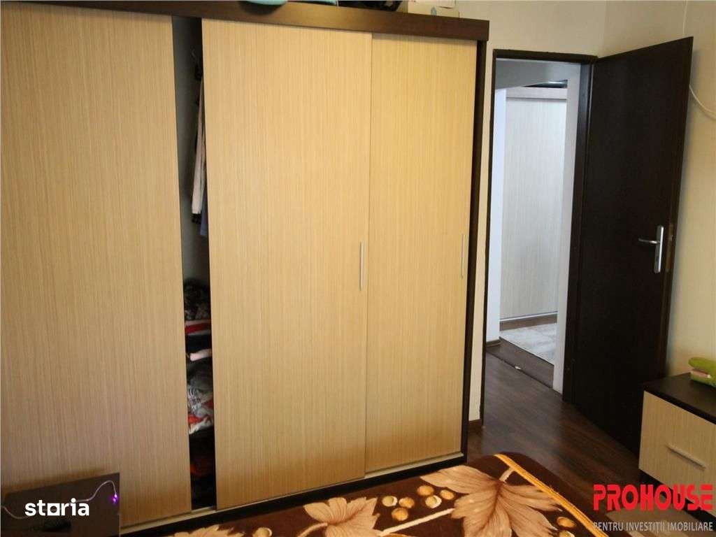 Zona Martir Closca - 2 camere decomandate - Imagine principală: 4/10