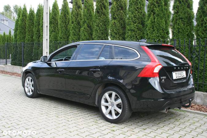 Volvo V60 D3 Drive-E Dynamic Edition (Momentum) - 11