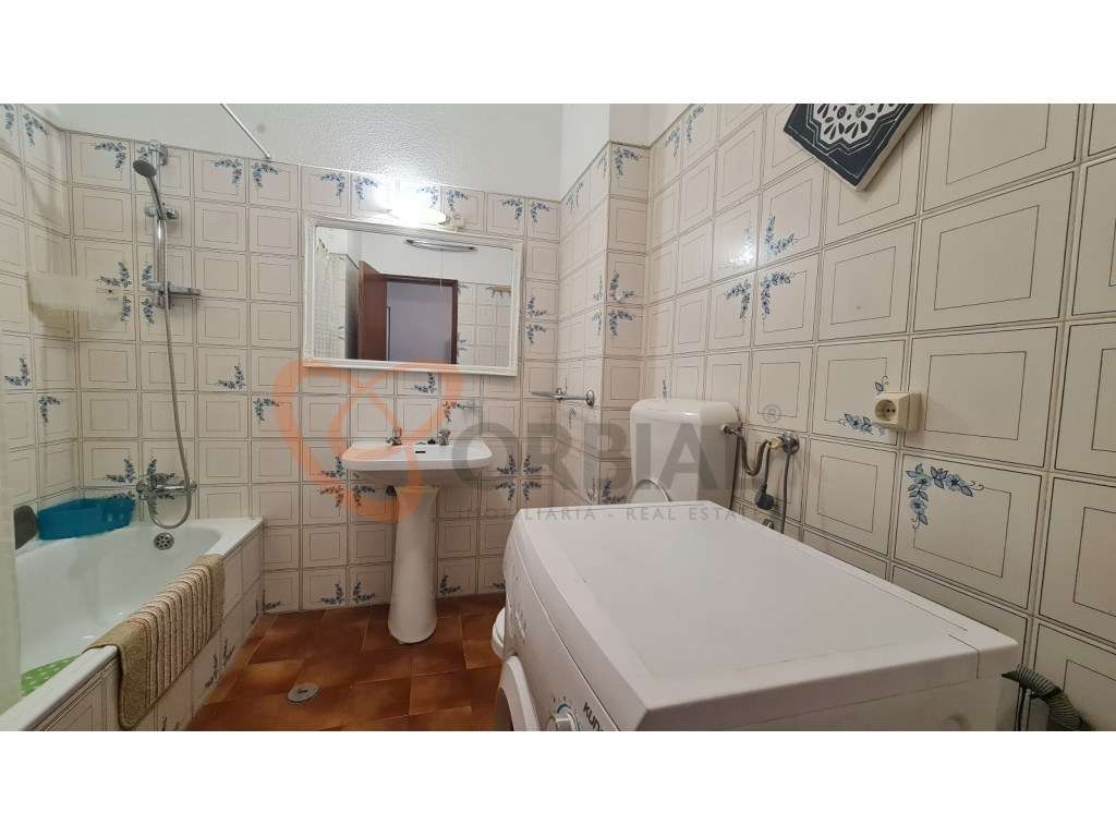 Espaçoso apartamento T1 para venda em Albufeira com piscina-9