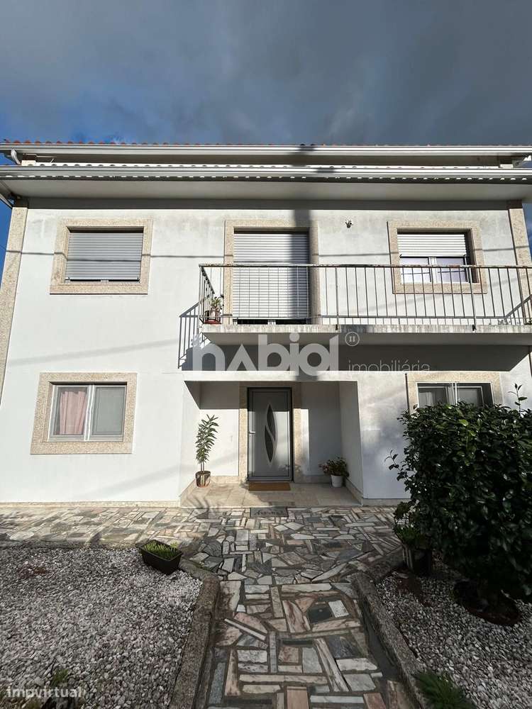 Moradia com 3 Habitações de utilização independente-3