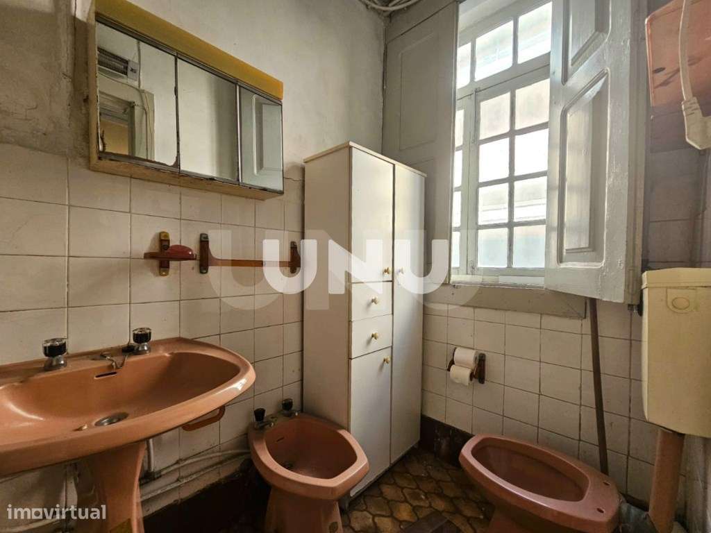 Prédio Urbano - Pleno Centro da Cidade de Viseu-34