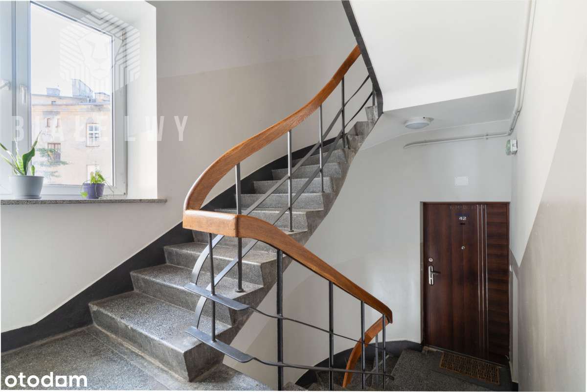 Mieszkanie w kamienicy przy stacji M.Politechnika-12