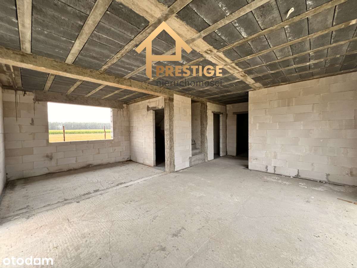 Dom w stanie surowym otwartym blisko jeziora.-6