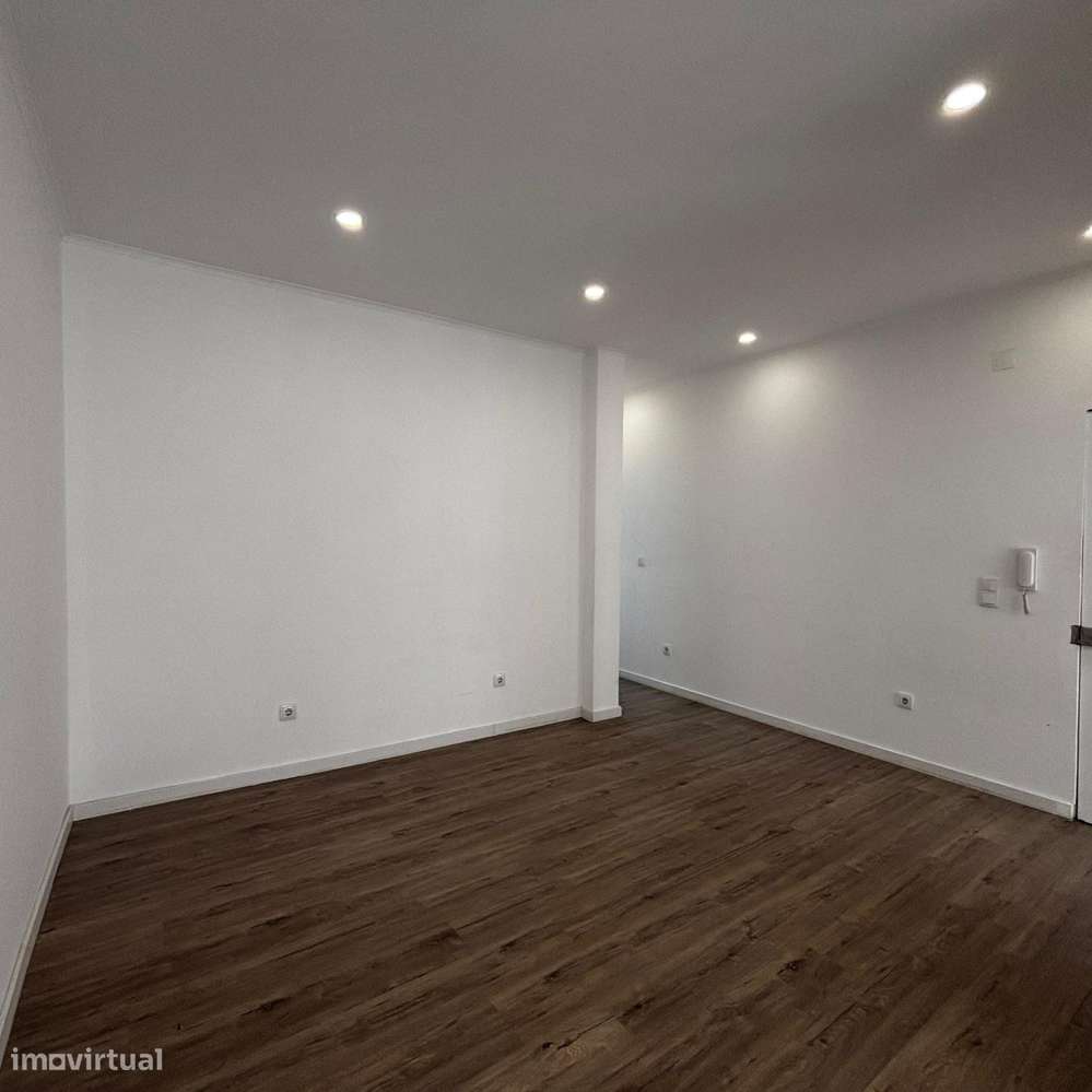 T2+1 Totalmente Remodelado em Edifício Recuperado!-13