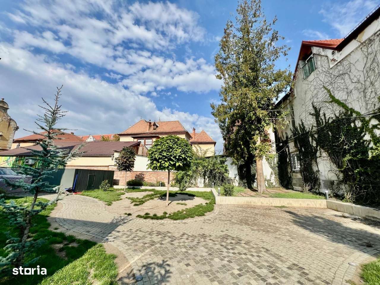 Vila de vanzare in zona centrala - Renovata complet-12