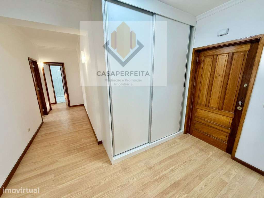 Fabuloso T2 Renovado com 100m2 - Próximo à Nova Linha de Metro e Es...-10