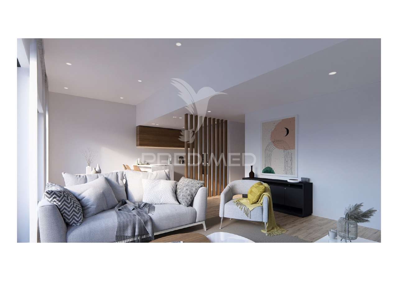 Moradia T4 térrea, com 3 suites e piscina no Condomínio Tower Village - Grande imagem: 5/35